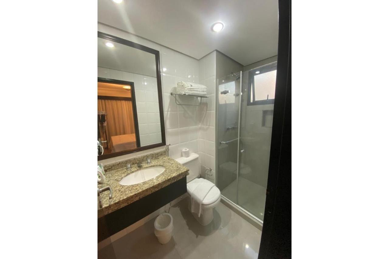 The Palace Tv No Quarto Limpeza Diaria Uh902 Hotel *