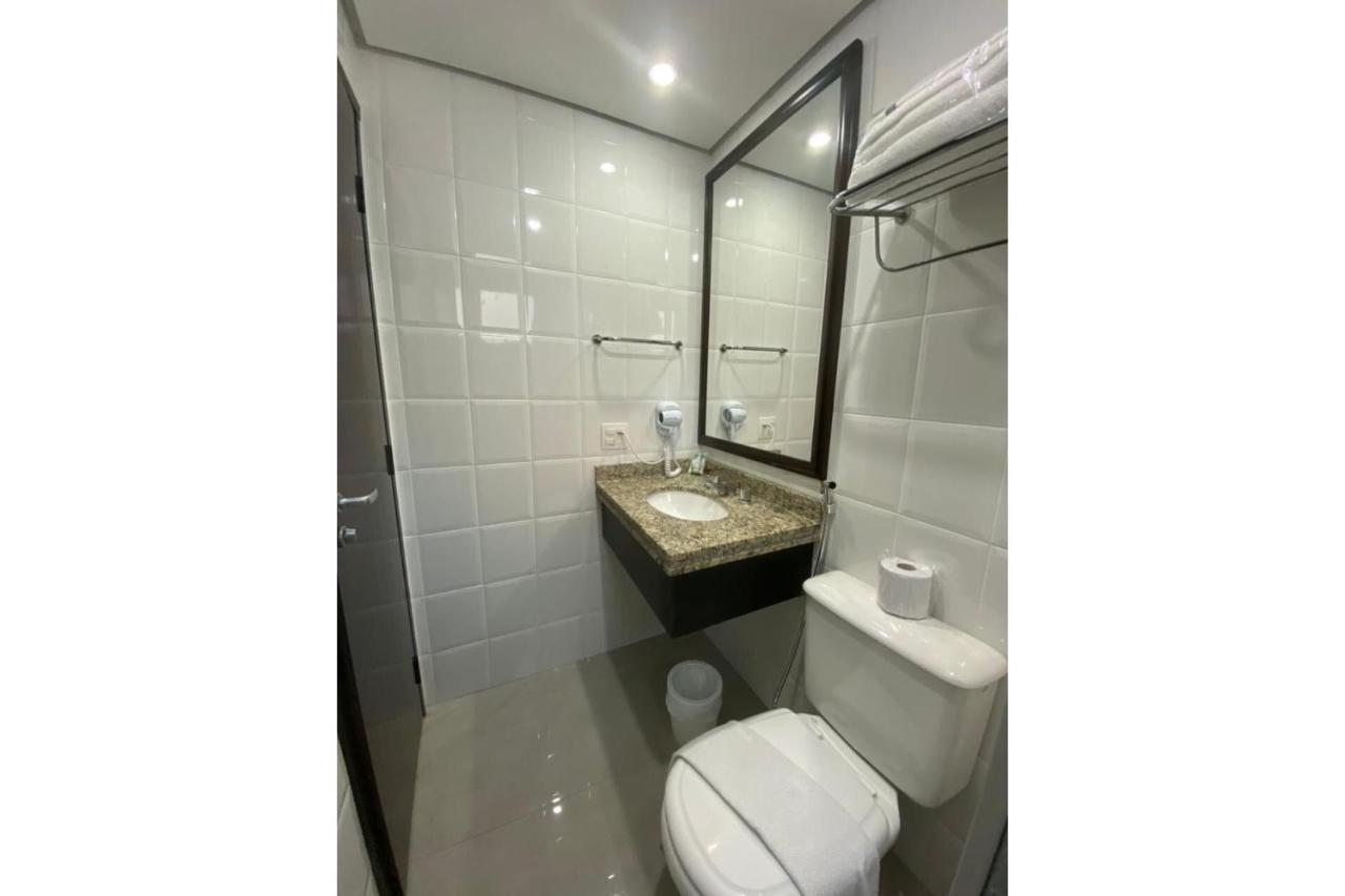 The Palace Tv No Quarto Limpeza Diaria Uh902 Hotel